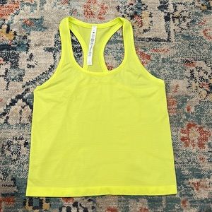 Lululemon women’s Swiftly Tech 2.0 tank top